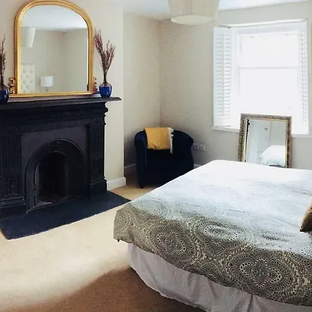 Clontarf Seafront Luxury - Victorian Period House Dublin