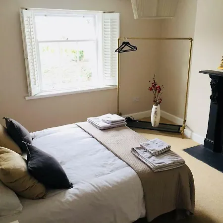 Clontarf Seafront Luxury - Victorian Period House